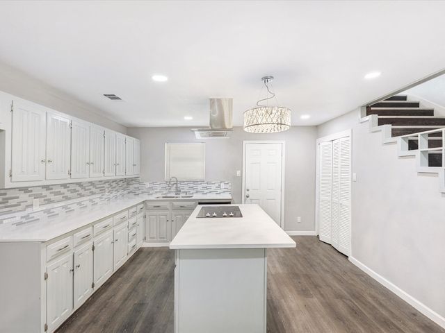 2438 Lea Crest Drive, Dallas, TX 75216