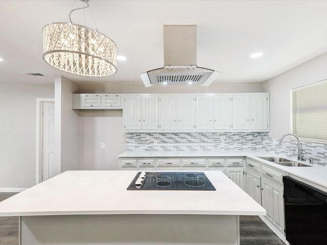 2438 Lea Crest Drive, Dallas, TX 75216