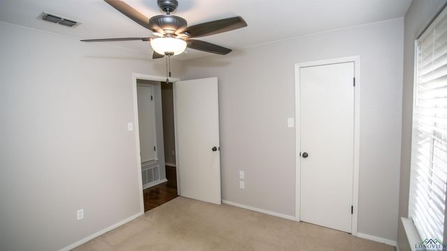 2605 Cedarcrest Dr, Marshall, TX 75672