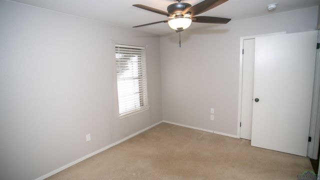 2605 Cedarcrest Dr, Marshall, TX 75672