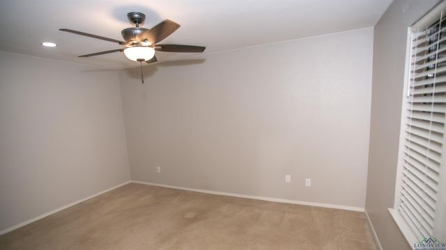 2605 Cedarcrest Dr, Marshall, TX 75672
