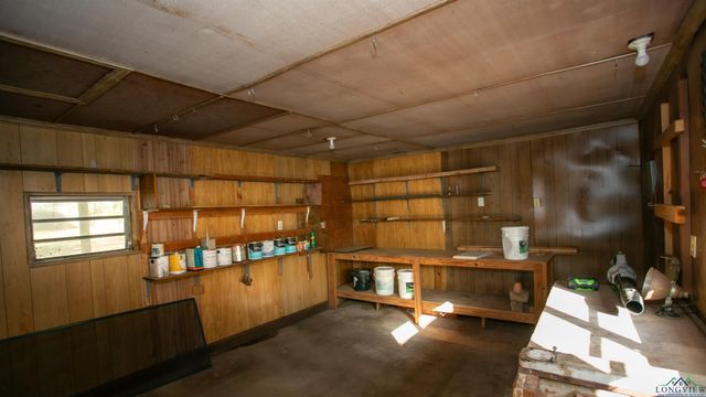 2605 Cedarcrest Dr, Marshall, TX 75672