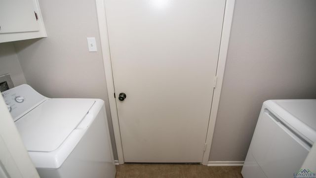2605 Cedarcrest Dr, Marshall, TX 75672