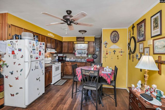 2037 Little Country Road, Batesburg, SC 29006