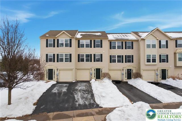 1048 Sparrow Way, Upper Macungie Twp, PA 18031