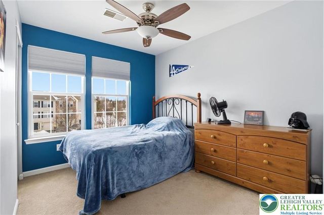 1048 Sparrow Way, Upper Macungie Twp, PA 18031