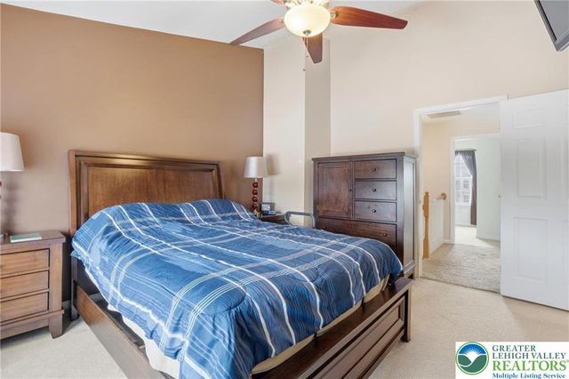 1048 Sparrow Way, Upper Macungie Twp, PA 18031