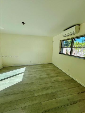 2031 NW 32nd Street, Oakland Park, FL 33309