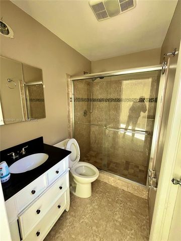 2031 NW 32nd Street, Oakland Park, FL 33309