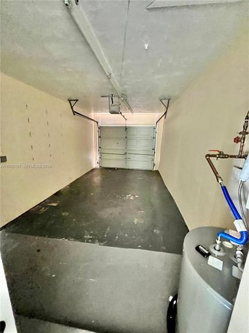 2031 NW 32nd Street, Oakland Park, FL 33309