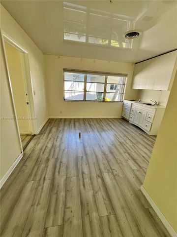 2031 NW 32nd Street, Oakland Park, FL 33309