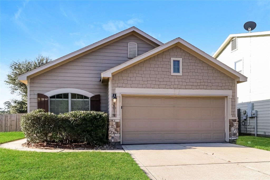 2019 Lost Pine Court, Conroe, TX 77304