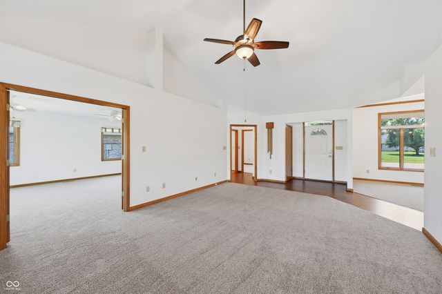 1156 Woodridge, Brownsburg, IN 46112