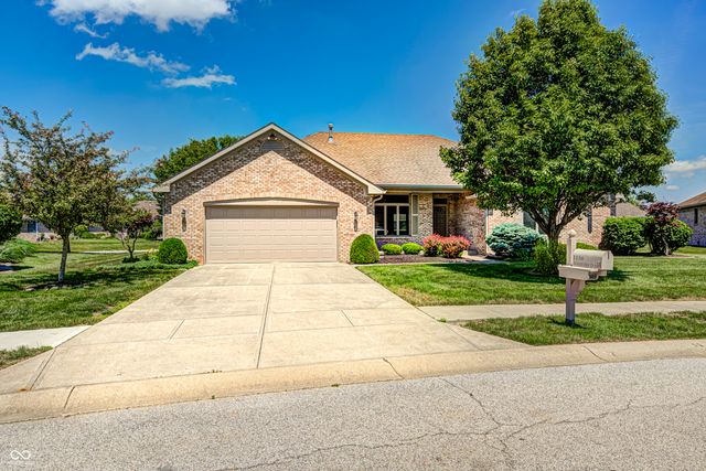1156 Woodridge, Brownsburg, IN 46112