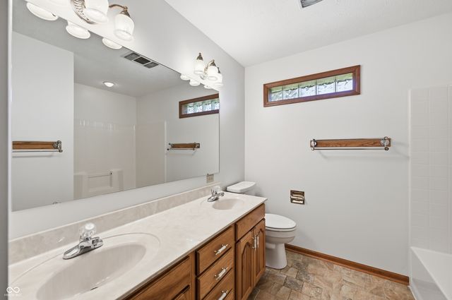 1156 Woodridge, Brownsburg, IN 46112