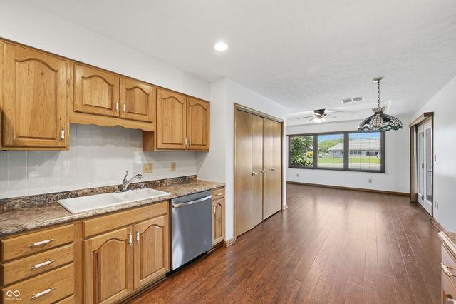 1156 Woodridge, Brownsburg, IN 46112