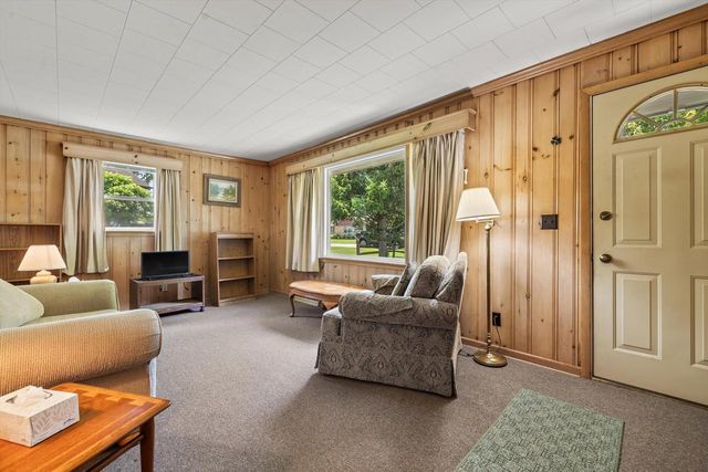 156 Chapel AVENUE, Twin Lakes, WI 53181