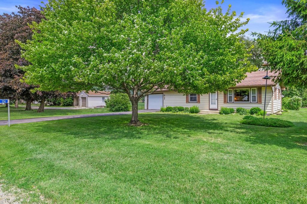 156 Chapel AVENUE, Twin Lakes, WI 53181