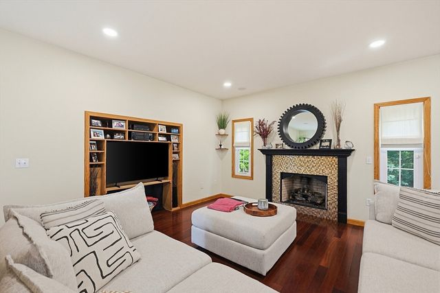 10 Amanda Street, Middleboro, MA 02346