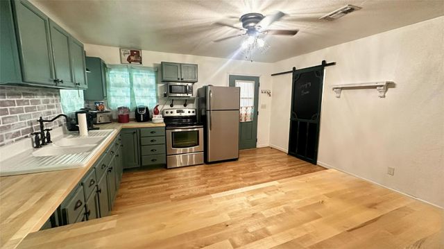 3107 Bob Mathews Street, Bedias, TX 77831