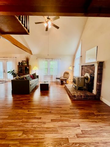 162 Maple Avenue, West Fork, AR 72774