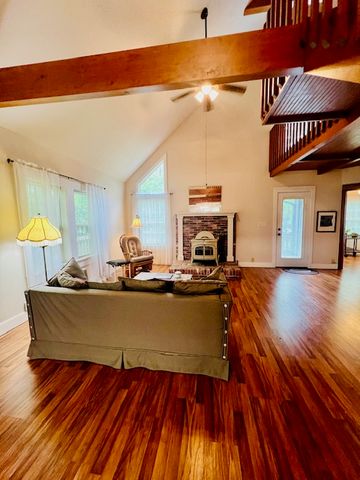 162 Maple Avenue, West Fork, AR 72774