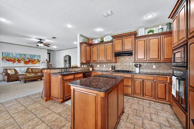 122 2nd Street, Lindsay, TX 76250