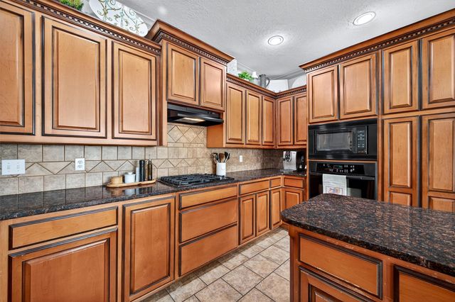 122 2nd Street, Lindsay, TX 76250