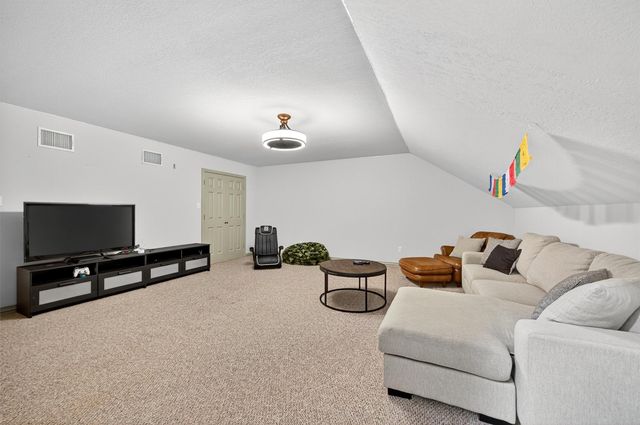 122 2nd Street, Lindsay, TX 76250