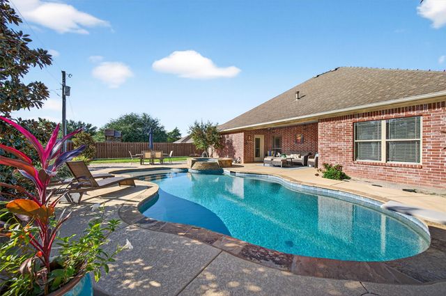 122 2nd Street, Lindsay, TX 76250