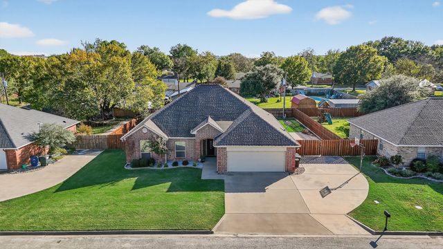 122 2nd Street, Lindsay, TX 76250