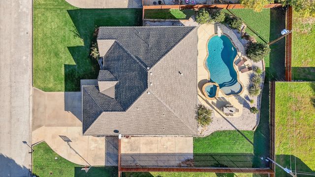 122 2nd Street, Lindsay, TX 76250