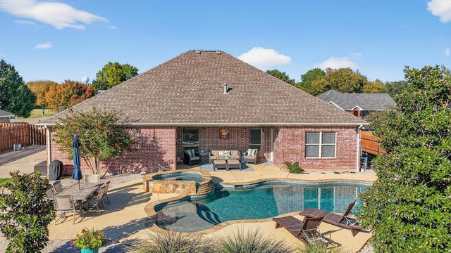 122 2nd Street, Lindsay, TX 76250