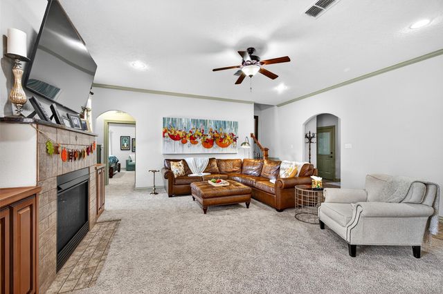 122 2nd Street, Lindsay, TX 76250