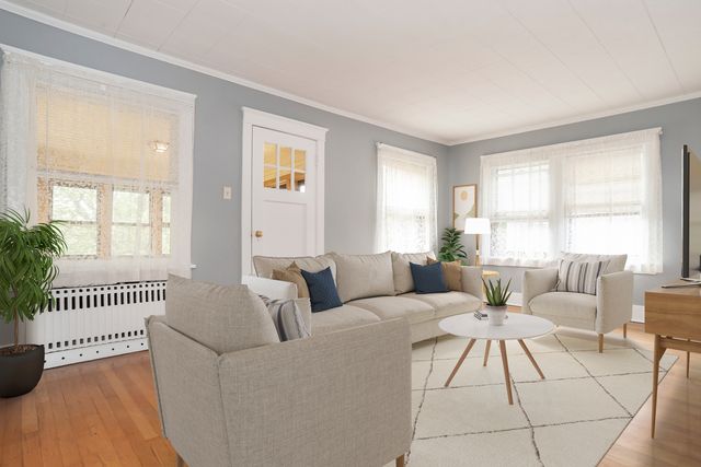 24 N Madison Avenue 2, La Grange, IL 60525