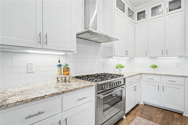 1350 S Spring Loop, Fayetteville, AR 72703