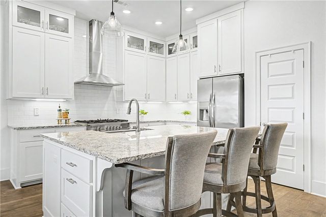 1350 S Spring Loop, Fayetteville, AR 72703