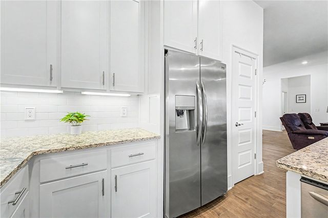 1350 S Spring Loop, Fayetteville, AR 72703