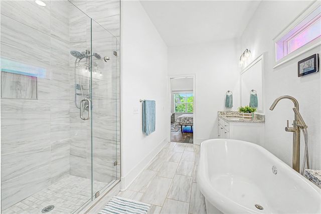 1350 S Spring Loop, Fayetteville, AR 72703