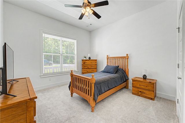 1350 S Spring Loop, Fayetteville, AR 72703