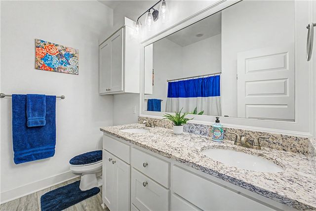 1350 S Spring Loop, Fayetteville, AR 72703