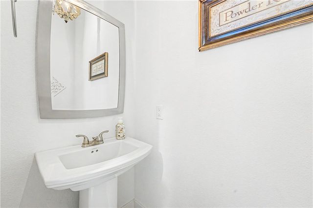 1350 S Spring Loop, Fayetteville, AR 72703