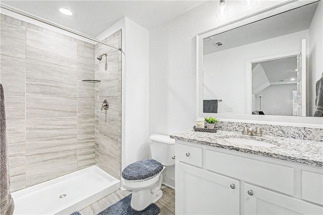 1350 S Spring Loop, Fayetteville, AR 72703