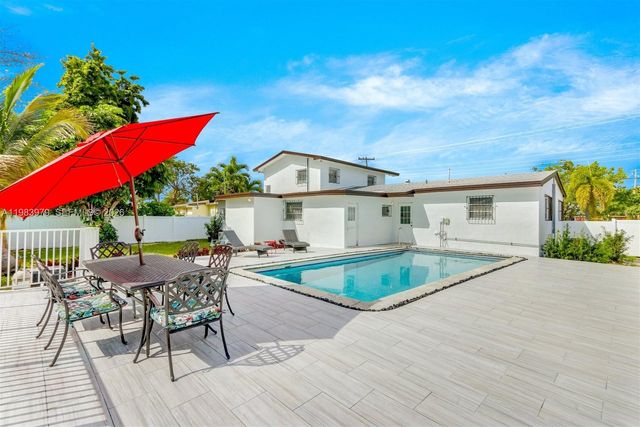 980 W 45th Pl 1, Hialeah, FL 33012