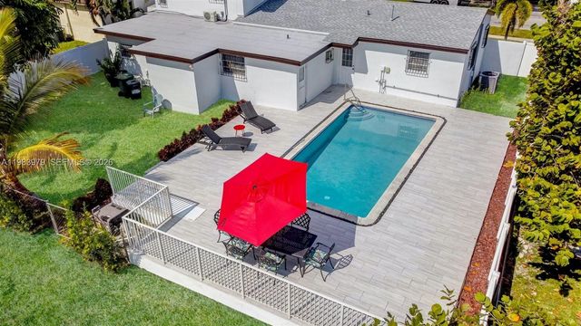 980 W 45th Pl 1, Hialeah, FL 33012