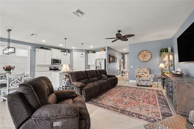 3156 Apple Blossom DR, Alva, FL 33920