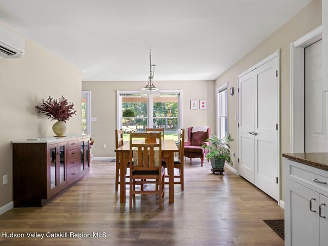 26 Thistle Grove, Round Top, NY 12473