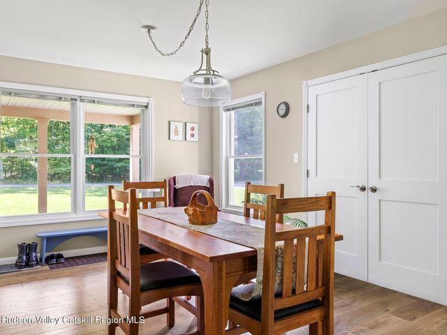 26 Thistle Grove, Round Top, NY 12473