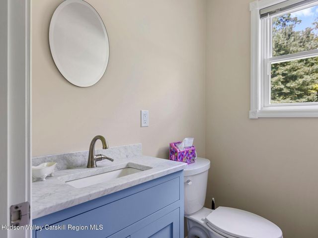 26 Thistle Grove, Round Top, NY 12473