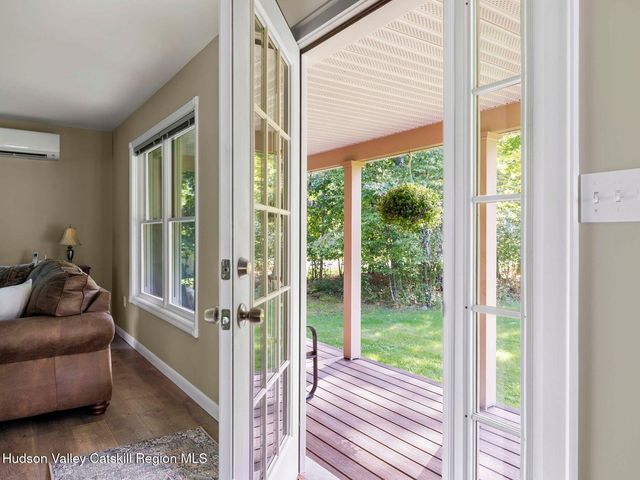 26 Thistle Grove, Round Top, NY 12473